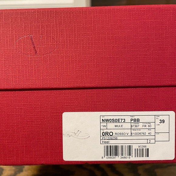 NWT and original box Valentino Garavani mules. Size: EU 39. - Picture 6 of 7